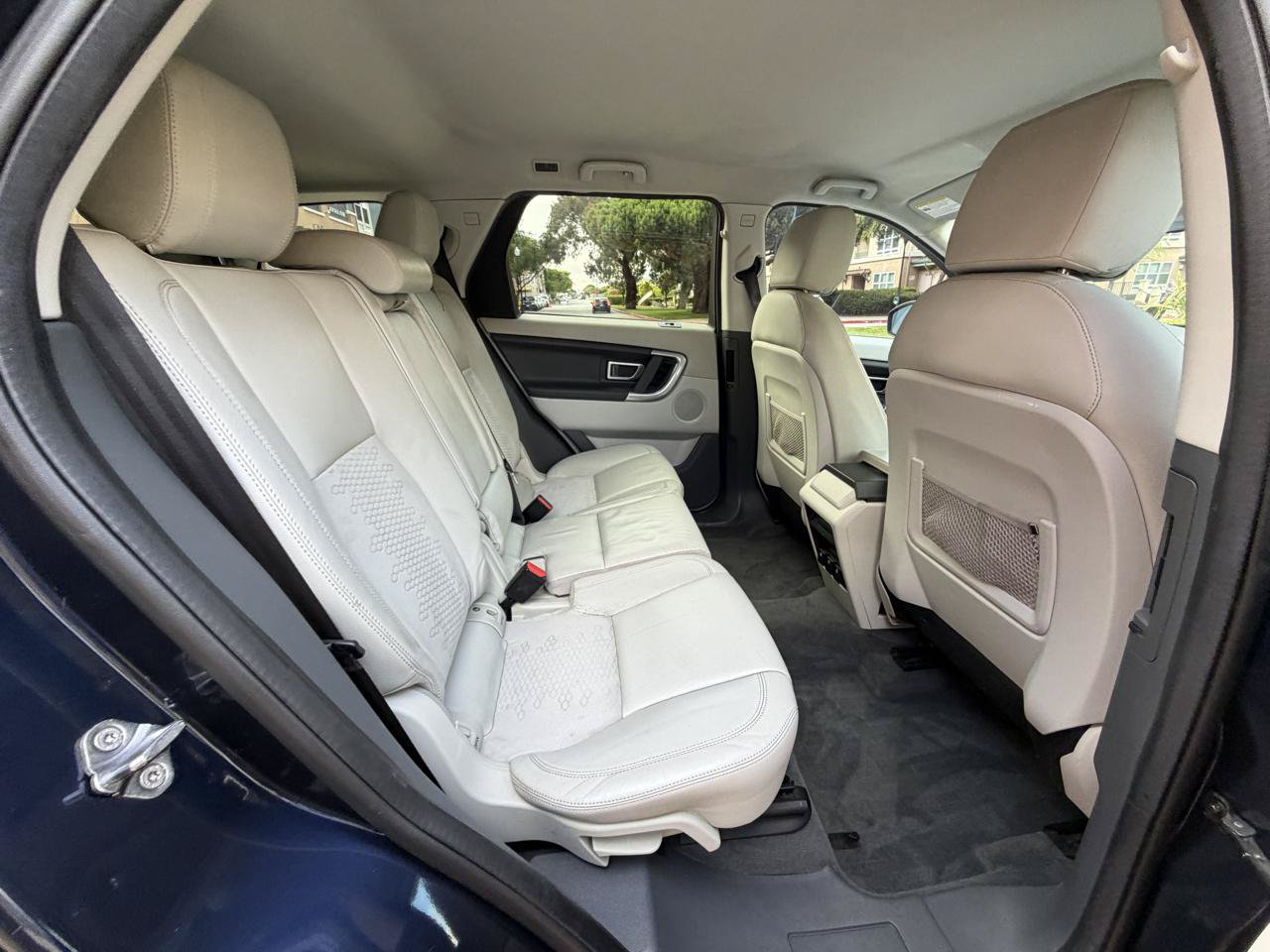 Used 2016 Land Rover Discovery Sport SE AWD/4WD image 39