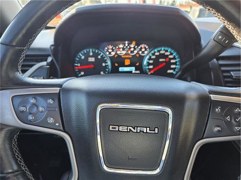 Used 2017 GMC Yukon Denali image 17