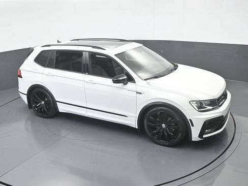 Used 2020 Volkswagen Tiguan SE R-Line image 55