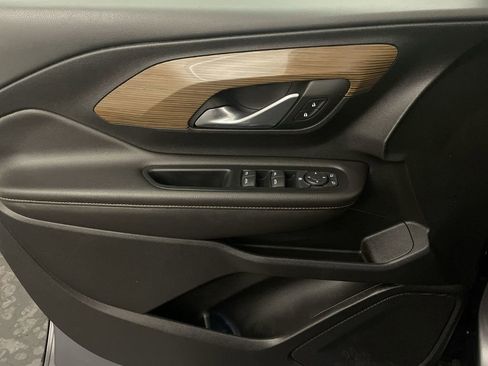 Used 2020 GMC Terrain SLE w/ Driver Convenience Package image 16