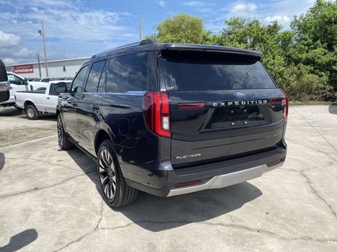 Used 2025 Ford Expedition Platinum w/ Driver's Package AWD/4WD image 5