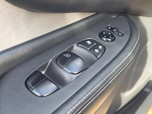 Used 2020 Nissan Murano SV image 17