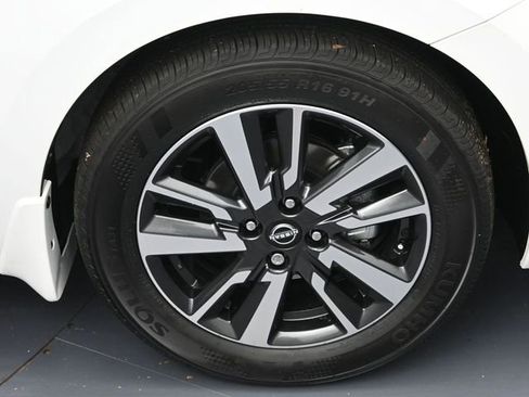 New 2025 Nissan Versa SV w/ Trunk Package FWD image 6