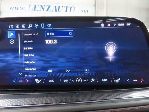 Used 2025 Chevrolet Suburban RST w/ Advanced Technology Package image 21