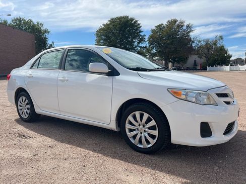 Used 2012 Toyota Corolla LE FWD image 1