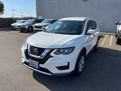 Used 2018 Nissan Rogue S AWD/4WD image 1