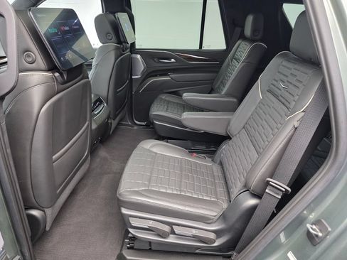 Used 2023 Cadillac Escalade Sport Platinum w/ LPO, ONYX Package AWD/4WD image 14