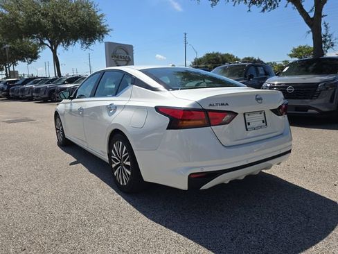 Certified 2024 Nissan Altima 2.5 SV FWD image 6