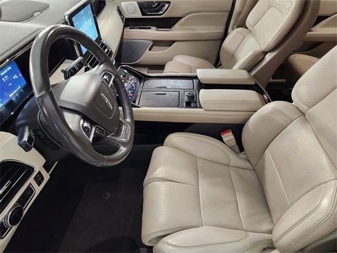 Used 2020 Lincoln Navigator Reserve w/ Luxury Package image 13