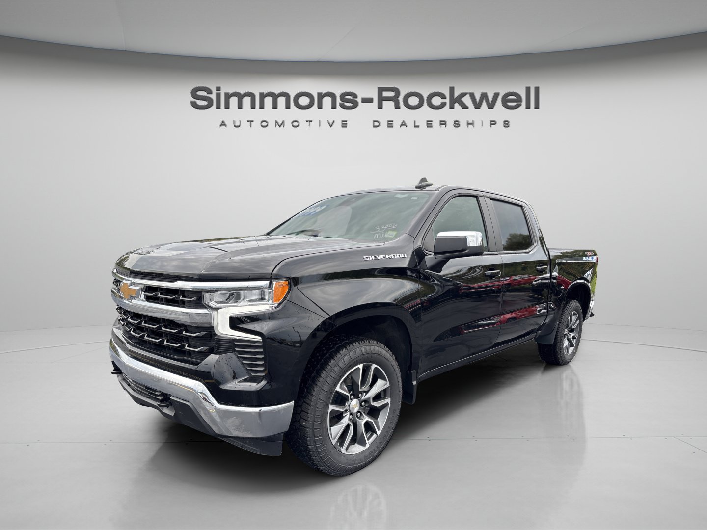 Used 2024 Chevrolet Silverado 1500 LT AWD/4WD image 1