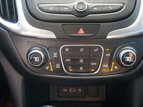 Used 2021 Chevrolet Equinox LT image 14