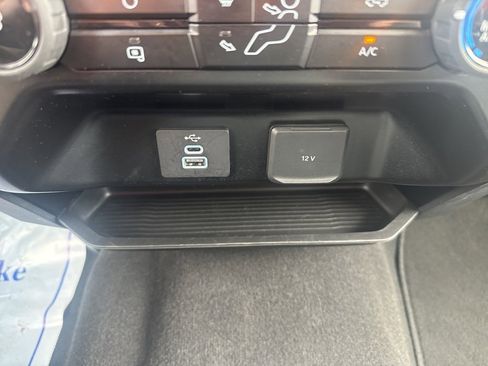 Used 2025 Ford F250 XLT image 40