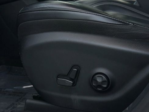 Used 2019 Jeep Cherokee Limited image 20