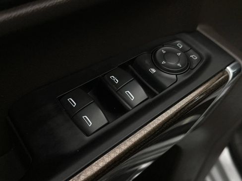 Used 2020 Chevrolet Silverado 1500 LT w/ Convenience Package image 11