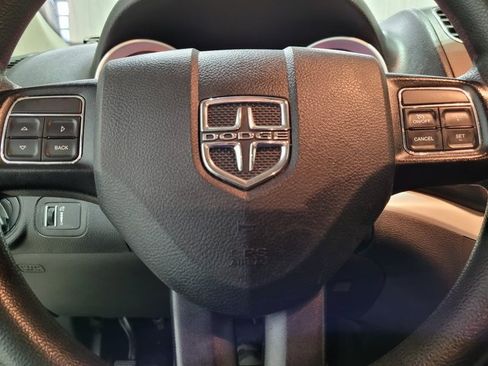 Used 2020 Dodge Journey SE image 29