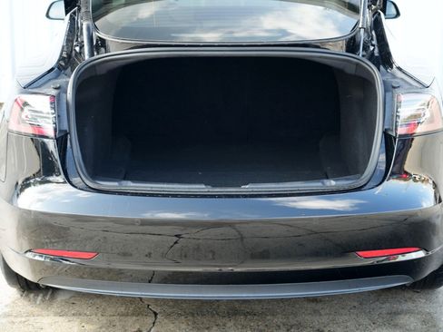 Used 2022 Tesla Model 3 Performance image 9