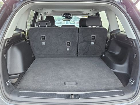 Used 2024 Jeep Grand Cherokee Laredo X image 14