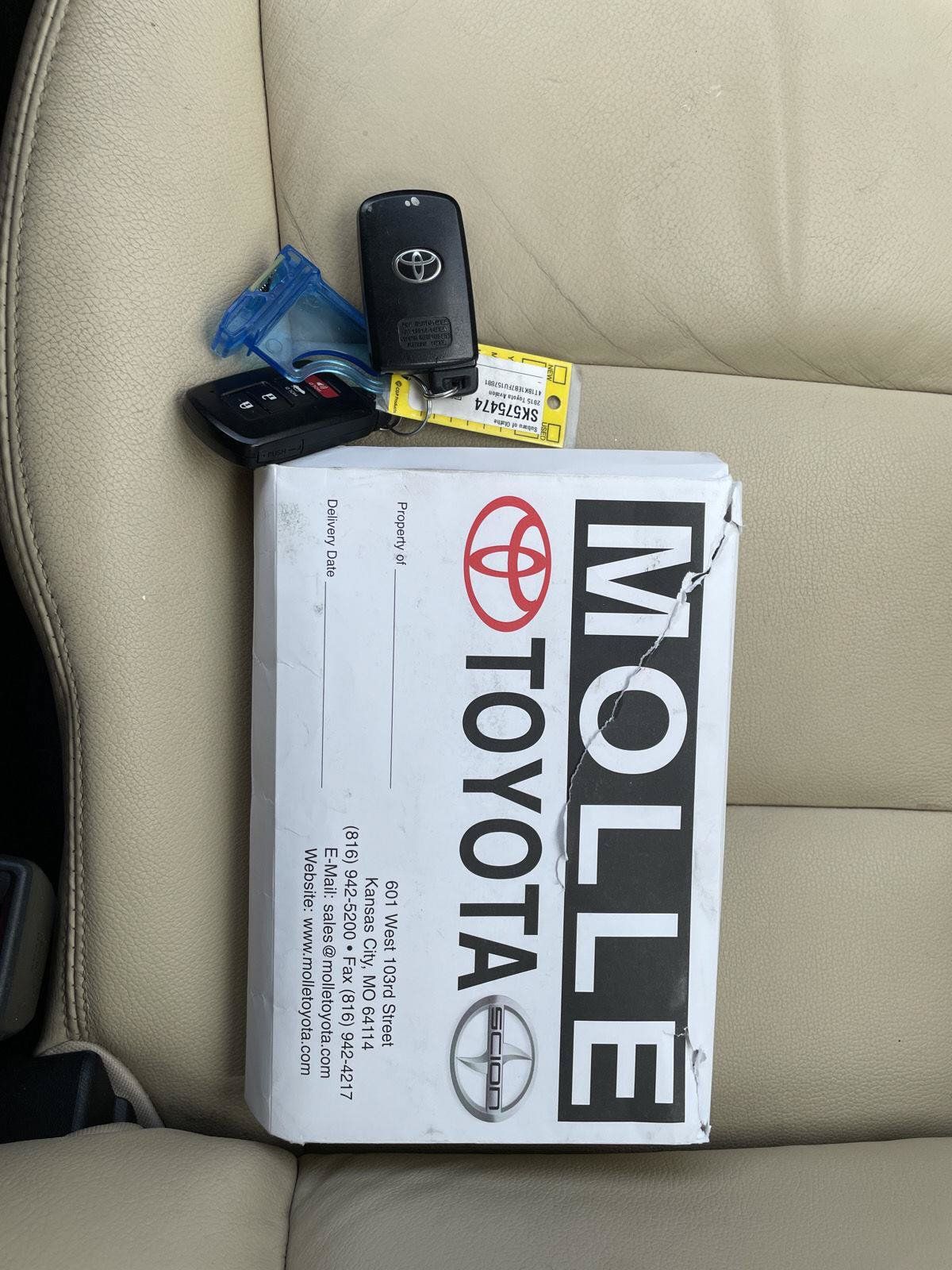 Used 2015 Toyota Avalon XLE Touring FWD image 19