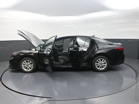 Used 2025 Toyota Camry LE FWD image 42