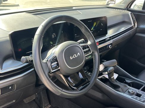 Used 2024 Kia Sorento S image 5