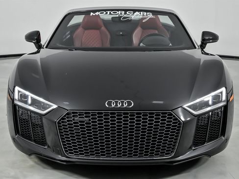 Used 2017 Audi R8 V10 w/ Ceramic Brake Package image 5