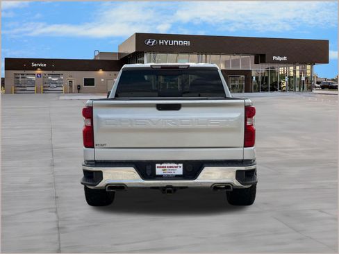 Used 2019 Chevrolet Silverado 1500 LT w/ Texas Edition AWD/4WD image 9