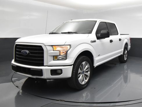 Used 2017 Ford F150 XL w/ Equipment Group 101A Mid RWD image 2