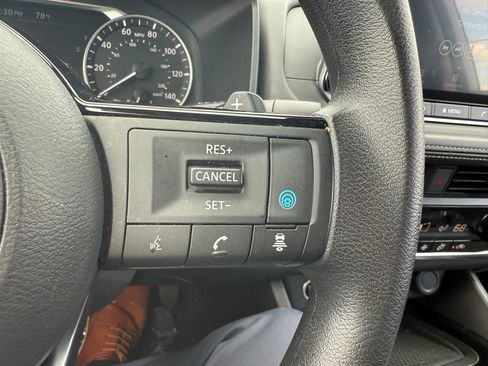 Used 2023 Nissan Rogue SV AWD/4WD image 20