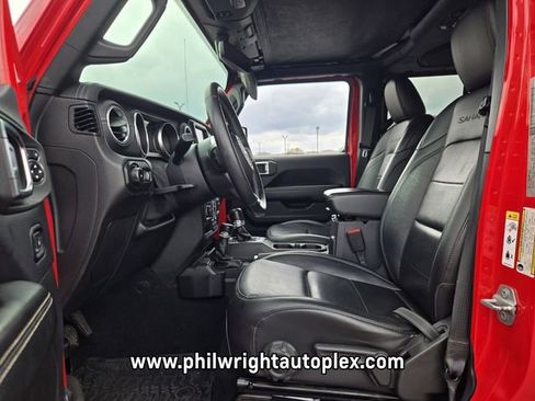 Used 2018 Jeep Wrangler Unlimited Sahara image 9