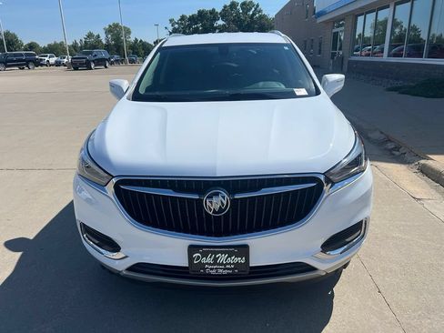 Used 2020 Buick Enclave Essence w/ Trailering Package, 5000 lbs. AWD/4WD image 3
