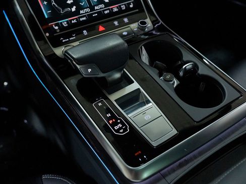 Used 2019 Audi Q8 Prestige w/ Towing Package image 44