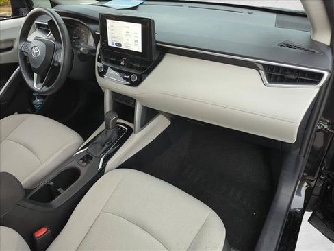 Used 2023 Toyota Corolla Cross LE w/ Moonroof Package FWD image 22