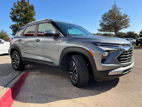 Used 2025 Chevrolet TrailBlazer LT image 5