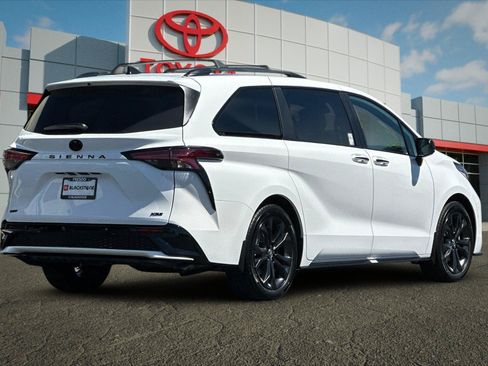 Certified 2026 Toyota Sienna XSE FWD image 3