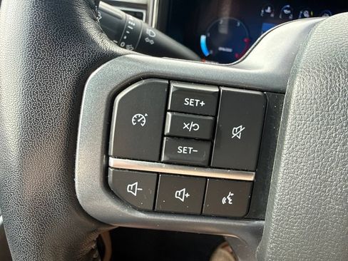 Used 2023 Ford F250 Lariat w/ Black Appearance Package AWD/4WD image 34