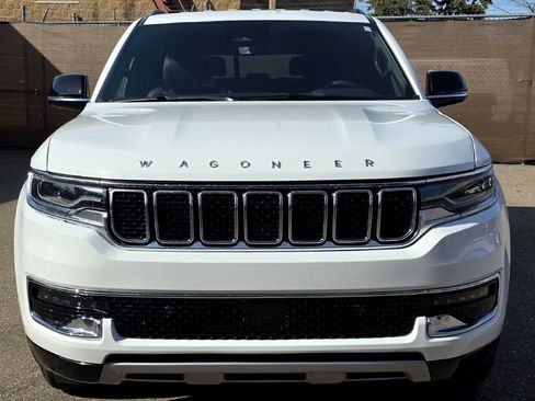 Used 2025 Jeep Wagoneer L Series II w/ 8-pass Seating Package image 3