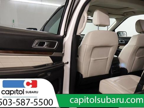 Used 2018 Ford Explorer Platinum AWD/4WD image 30