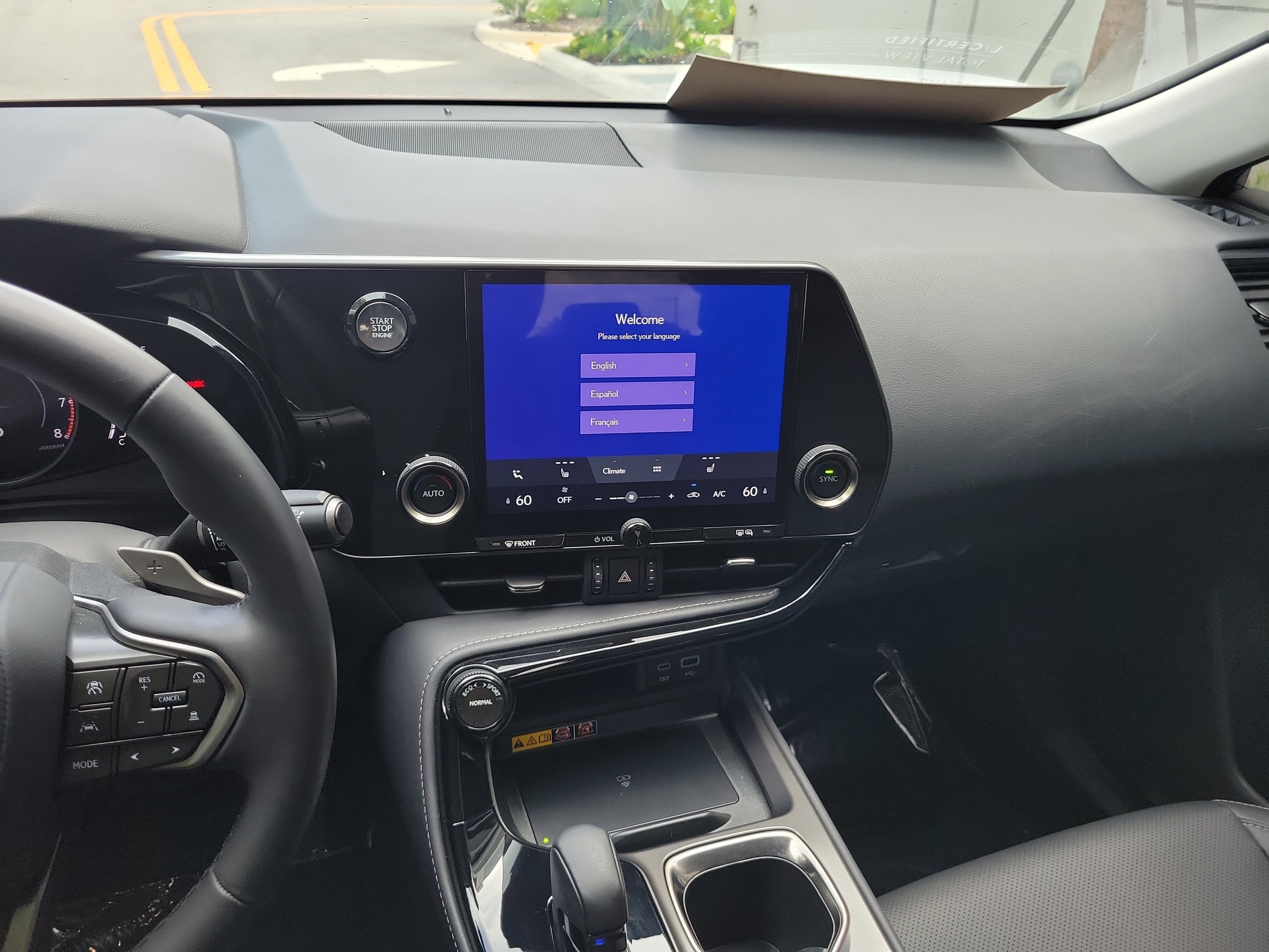 Used 2025 Lexus NX 250 FWD w/ Towing Package (2000 Lbs) image 17