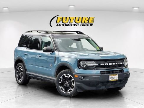 Used 2022 Ford Bronco Sport Outer Banks w/ Tech Package AWD/4WD image 1