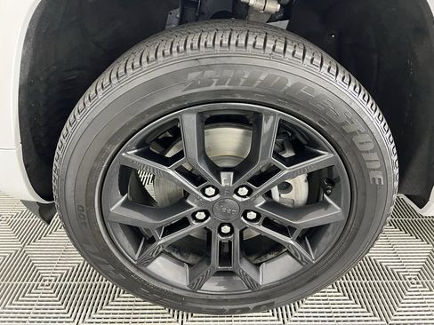 Used 2024 Jeep Grand Cherokee Limited 4xe image 11