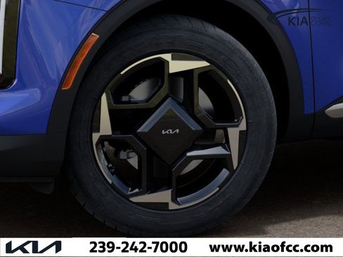 New 2026 Kia Sportage EX FWD image 9