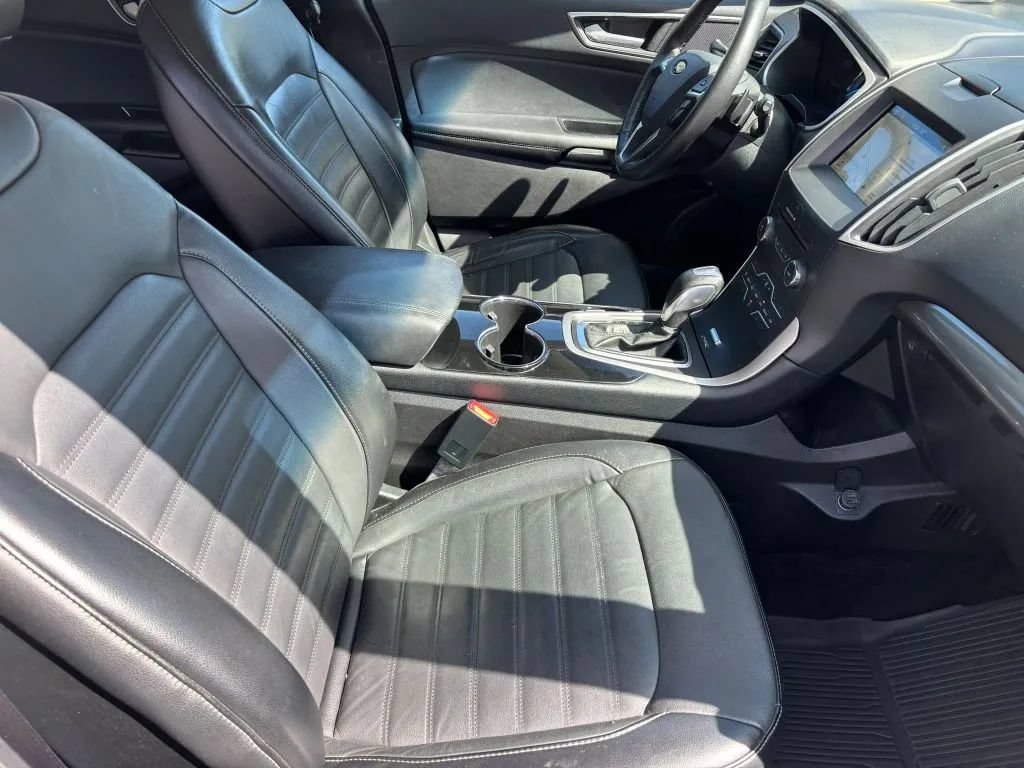 Used 2017 Ford Edge SEL w/ Equipment Group 201A AWD/4WD image 16