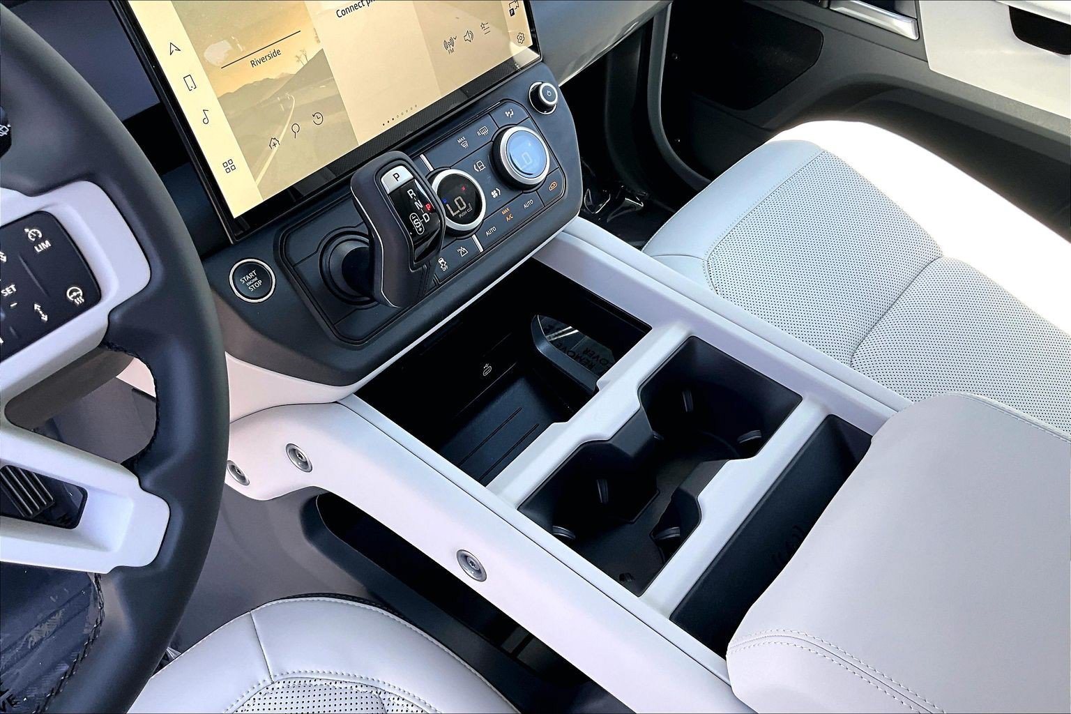New 2026 Land Rover Defender 110 S AWD/4WD image 8