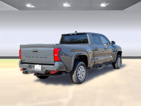 Used 2025 Toyota Tacoma SR5 AWD/4WD image 8