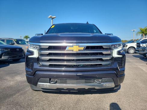 Used 2023 Chevrolet Silverado 1500 High Country w/ Technology Package image 2