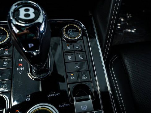 Used 2020 Bentley Flying Spur W12 image 54