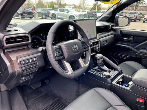 Used 2025 Toyota Tacoma Limited image 8