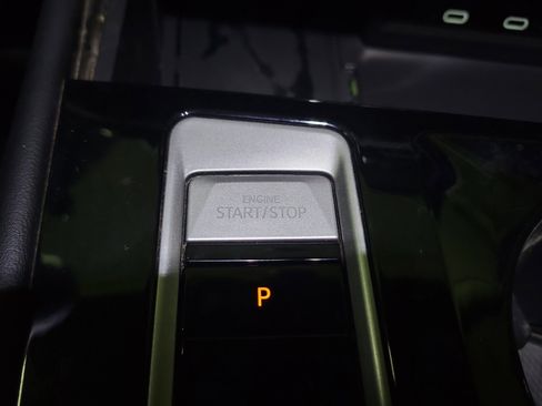 Used 2024 Volkswagen Atlas SE w/ Panoramic Sunroof Package image 31