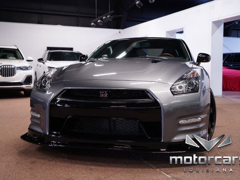 Used 2014 Nissan GT-R Black Edition image 1