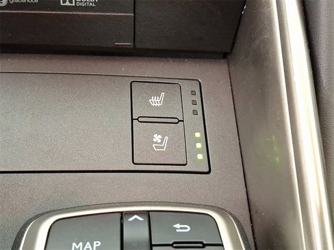 Used 2018 Lexus IS 300 AWD image 28